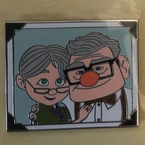 Disney Pixar Up pin Old Carl and Ellie